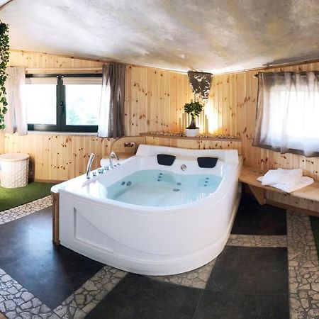 Rent Room Wood 앙귈라라사바치아 외부 사진